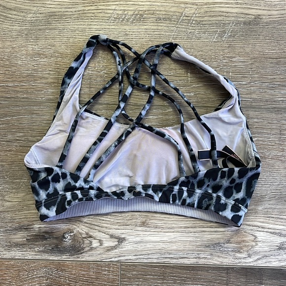 Victoria’s Secret sports bra worn once size S - Picture 2 of 2